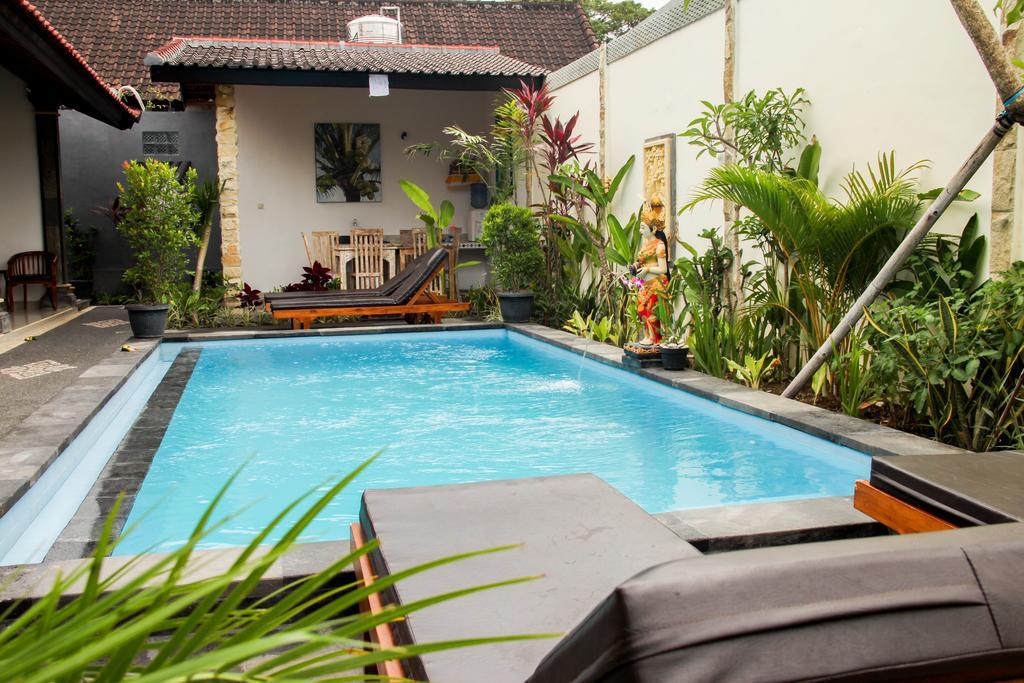 Nyoman Guesthouse Canggu Exterior photo